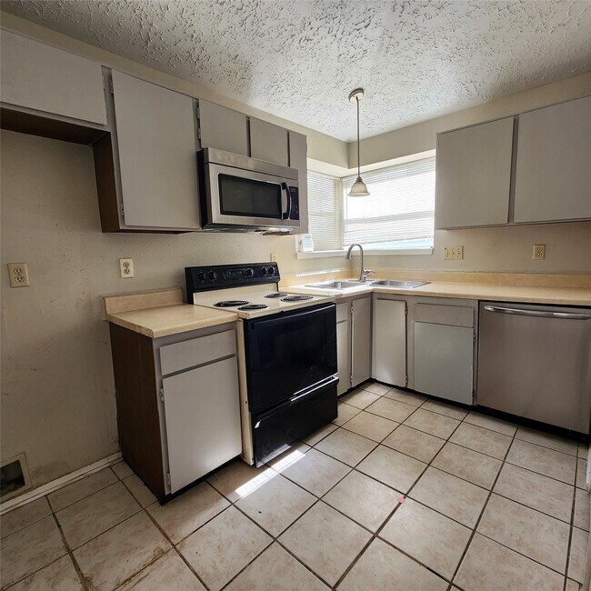Foto del edificio - 6938 Foxbrook Dr