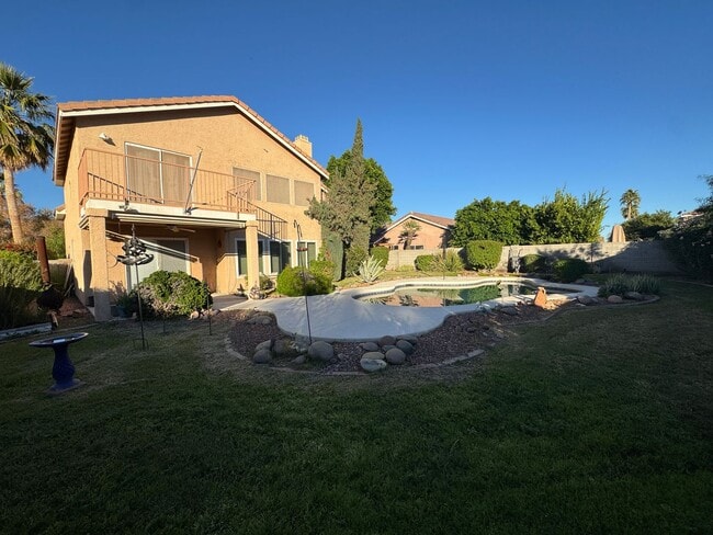 Foto del edificio - 4 Bedroom Corner Lot Great Location