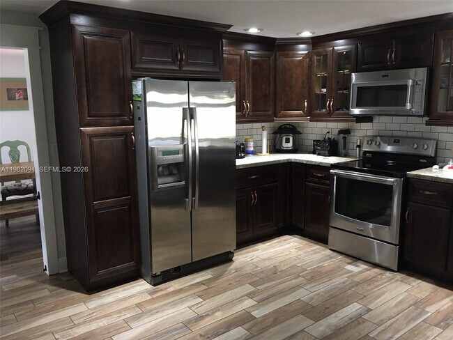 Foto del edificio - 8421 SW 28th St