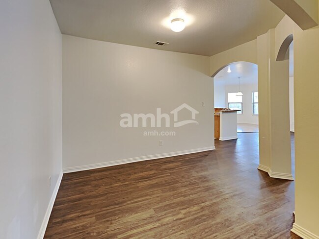 Foto del edificio - 1308 Canyon Creek Road