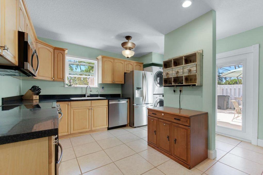 Primary Photo - 141 E Riverside Drive 11c Jupiter Fl 33469