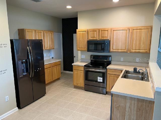 Building Photo - 4967 Pond Ridge Dr