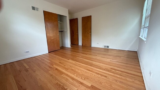 Building Photo - 8852 Bronx Ave