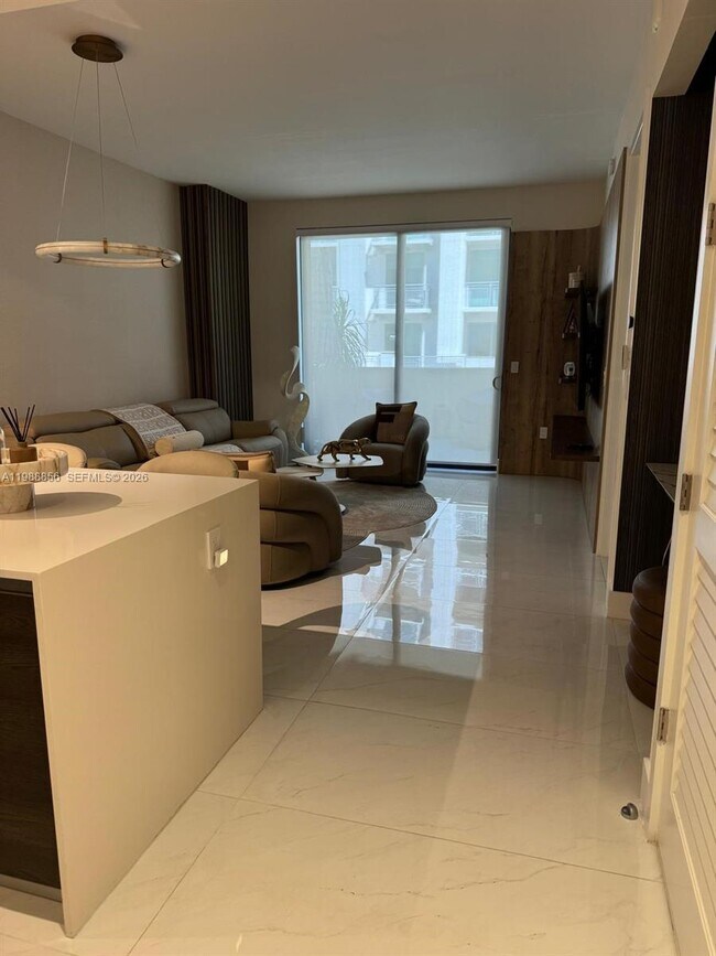 Foto del edificio - 301 Altara Ave