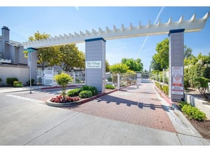 Building Photo - 2190 Greenford Ct
