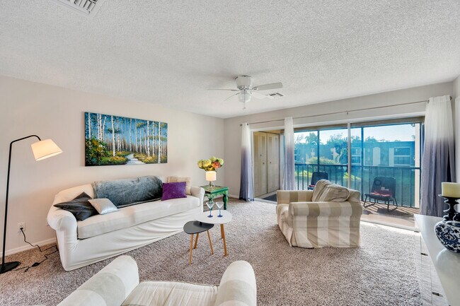 Foto del edificio - 1645 Spoonbill Ln
