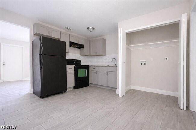 Foto del edificio - 5451 Eleventh Ave