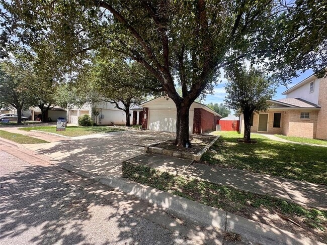 Building Photo - 17204 Ardisia Dr