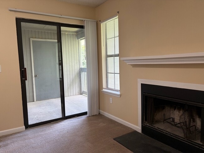 Building Photo - 1103 Greentree Ct