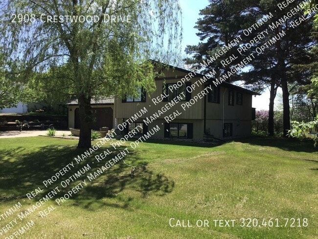 Building Photo - 2908 Crestwood Dr NE