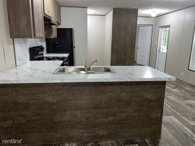 Building Photo - 5025 Upperton Dr