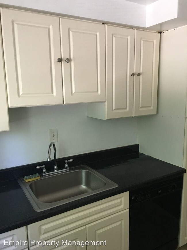 Foto del edificio - 62 Floral Ave