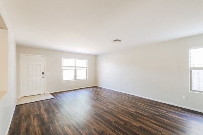 Foto del edificio - 11815 W Columbine Dr