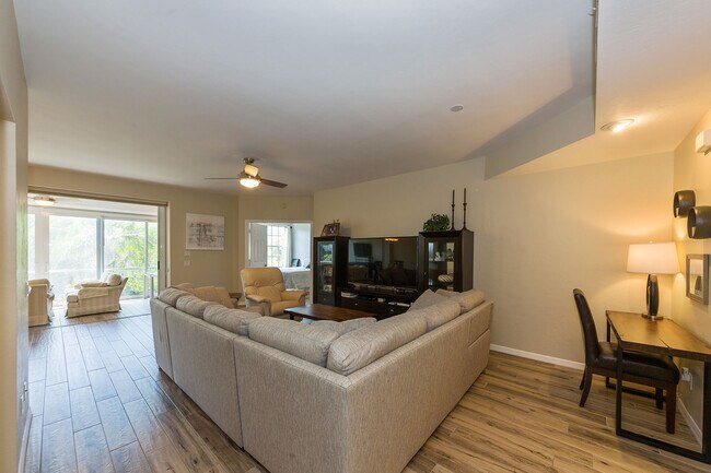 Building Photo - 4471 Riverwatch Dr