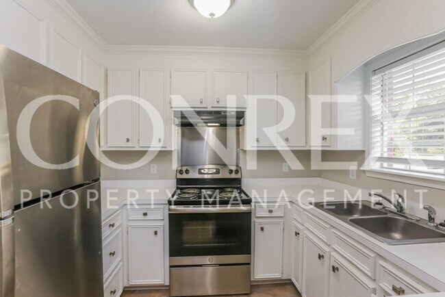 Building Photo - Beautiful Home, Ready for you!