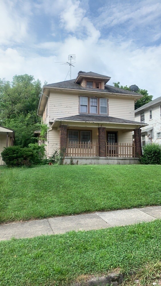 Building Photo - 166 W. Norman