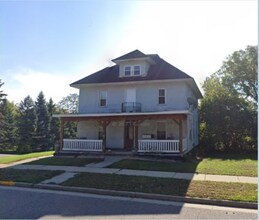 Building Photo - 532 E Cook St