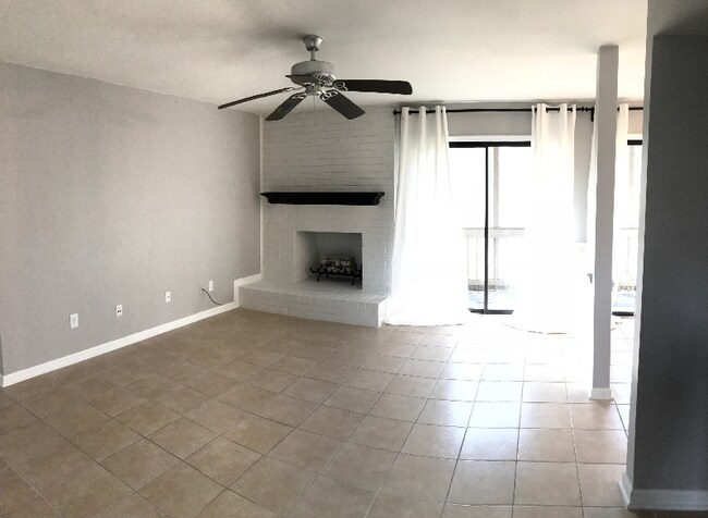 Foto del edificio - 11006 Running Ridge Rd.