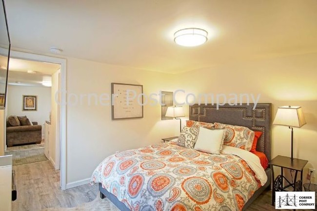Building Photo - Nob Hill Short Term Furnished Apartment