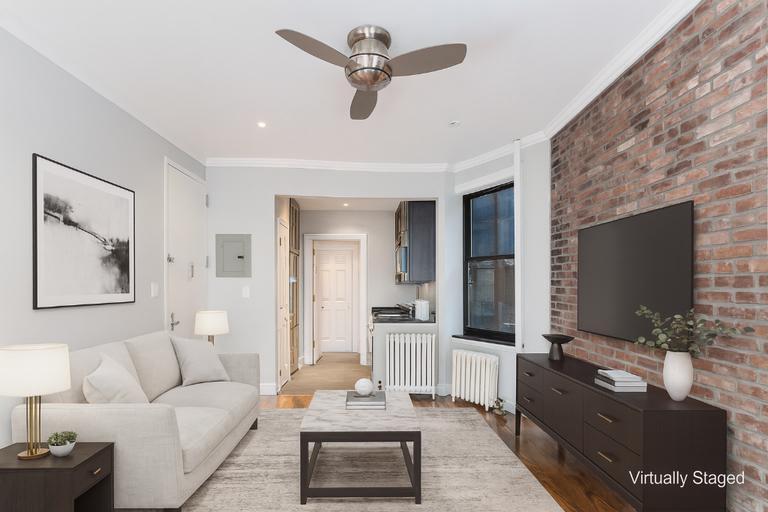 Photo - 325 E 5th St (1ST AVE & 2ND AVE) #E2