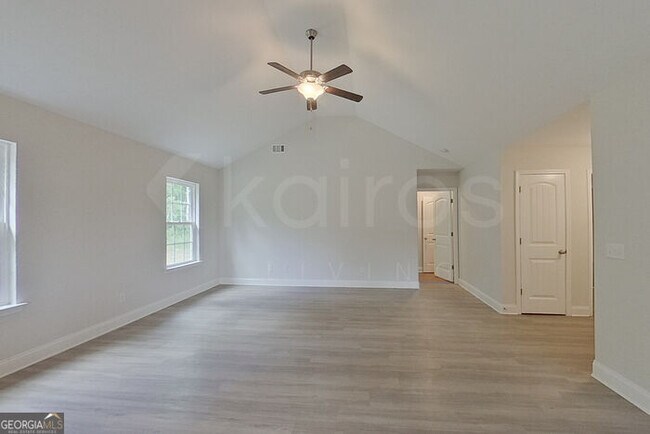 Building Photo - 223 Western Red Cedar Dr