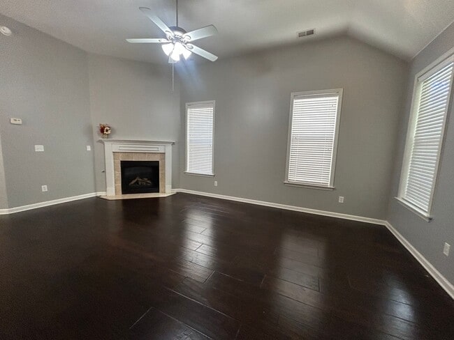 Building Photo - Gorgeous Harbor Island home! Includes all ...