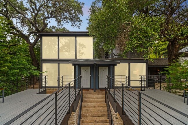 Building Photo - 1501 Rockdale Cir