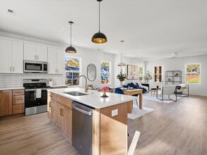 Building Photo - 1479 Earl St