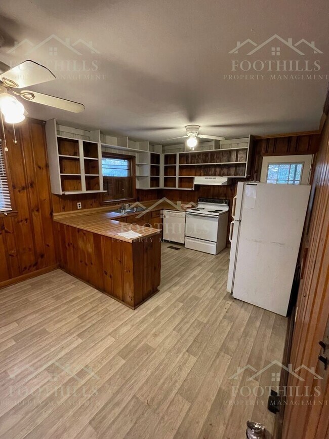 Foto del edificio - 124 Pickens Cir