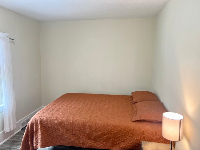 Bedroom - 514 Walnut Ave