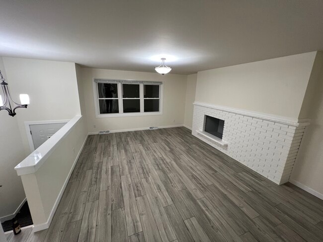 Building Photo - 6120 Strathmore Ln
