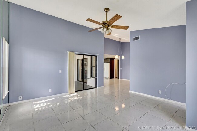 Foto del edificio - 4385 Willow Brook Cir