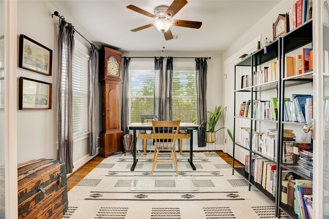 Foto del edificio - 4807 Averill St