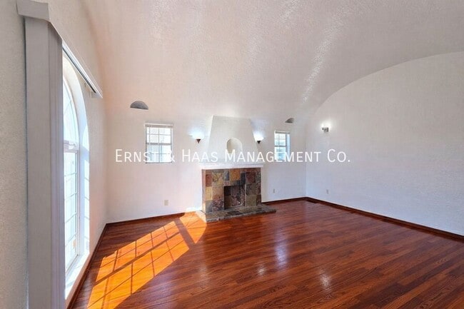 Foto del edificio - 5426 Lewis Ave