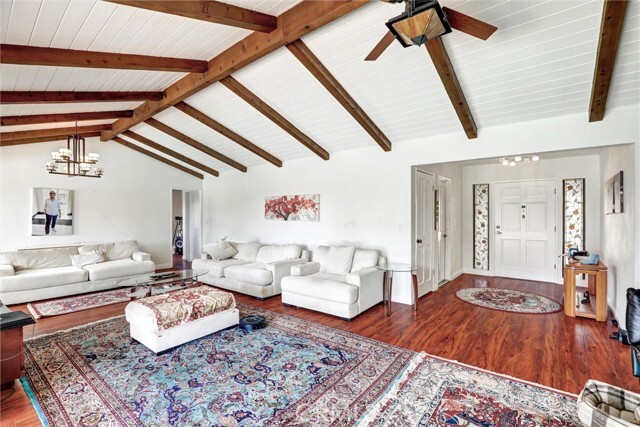 Building Photo - 5625 Vía Junipero Serra