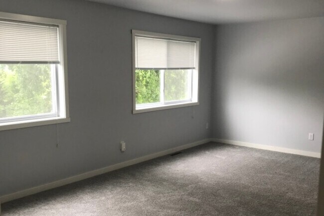 Foto del edificio - 2131 Bunker Ln