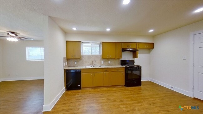 Foto del edificio - 2107 Magnolia Dr