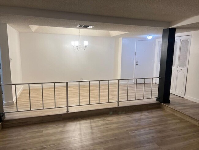 Foto del edificio - 3720 Inverrary Dr