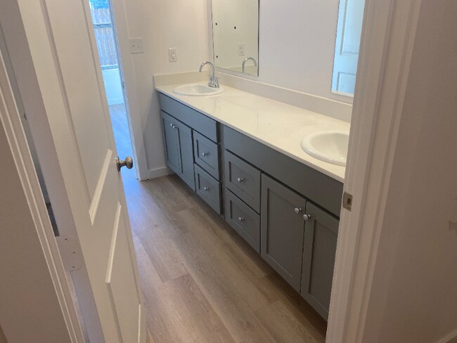 Foto del edificio - 5537 Itasca St