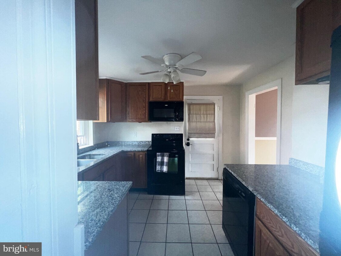 540 Orchard St, Strasburg, VA 22657 House Rental in Strasburg, VA