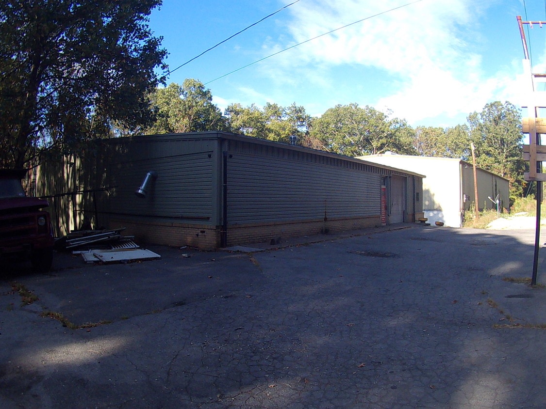 1902 S Fayette St Unit 1, Beckley, WV 25801 Room for Rent in Beckley