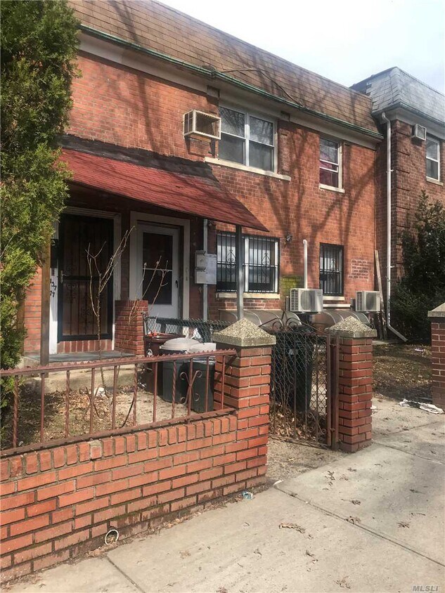 Primary Photo - 137-79 70th Ave