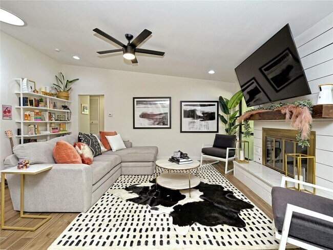Building Photo - 9900 Parkfield Dr