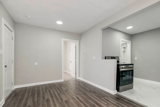 Building Photo - Charming 3-Bedroom Home in Kansas City wit...
