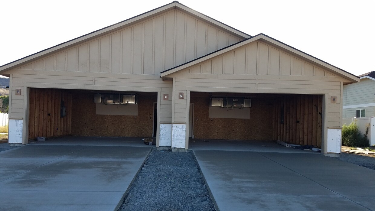135 Apple Loop, Naches, WA 98937 House Rental in Naches, WA