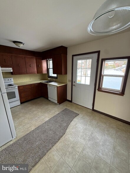 Foto del edificio - 228 W 8th St