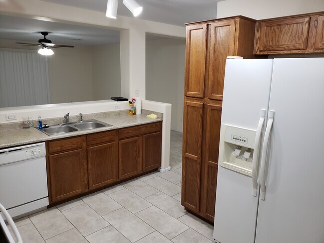 Foto del edificio - 1503 S 228th CT