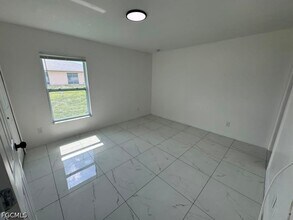Building Photo - 732 Ichabod Ave