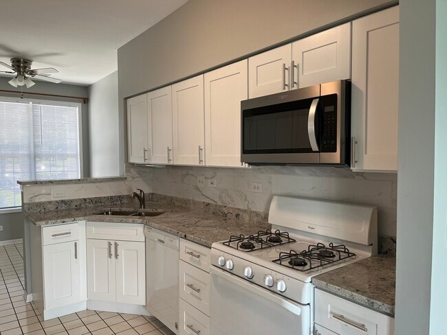 Foto del edificio - 2826 Powell Ct