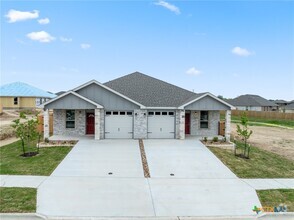 Building Photo - 5204 White Rose Dr